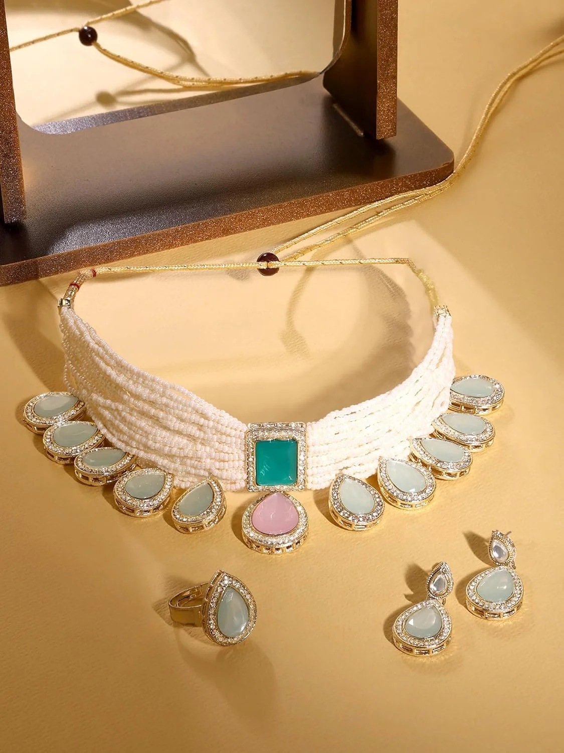 نیم ست گردنبند چند رشته ای مهره دار، گوشواره و انگشتر زنانه با سنگ های سبز و صورتی ZAVERI PEARLS مدل ZPFK17600 نیم ست گردنبند چند رشته ای مهره دار، گوشواره و انگشتر زنانه با سنگ های سبز و صورتی ZAVERI PEARLS مدل ZPFK17600