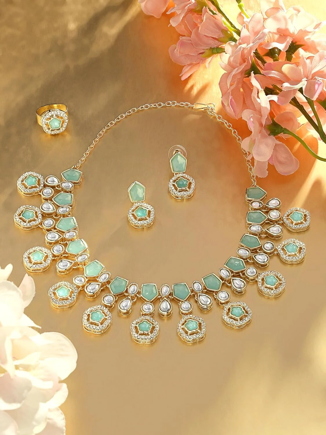 زیوری پیرلز، ست گردنبند، گوشواره و انگشتر مزین به نگین های اتریشی و سنگ های مصنوعی به رنگ سبز نعنایی برای بانوان - ZPFK17098 زیوری پیرلز، ست گردنبند، گوشواره و انگشتر مزین به نگین های اتریشی و سنگ های مصنوعی به رنگ سبز نعنایی برای بانوان - ZPFK17098