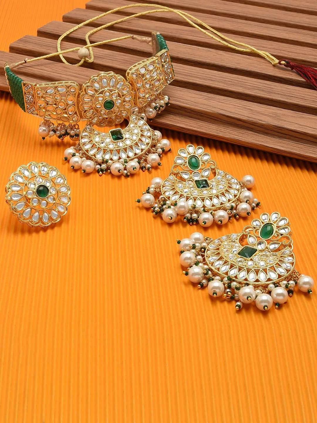 نیم ست گردنبند چوکر، گوشواره و انگشتر زنانه با کریستال سبز و طرح کندن - ZPFK11438 نیم ست گردنبند چوکر، گوشواره و انگشتر زنانه با کریستال سبز و طرح کندن - ZPFK11438