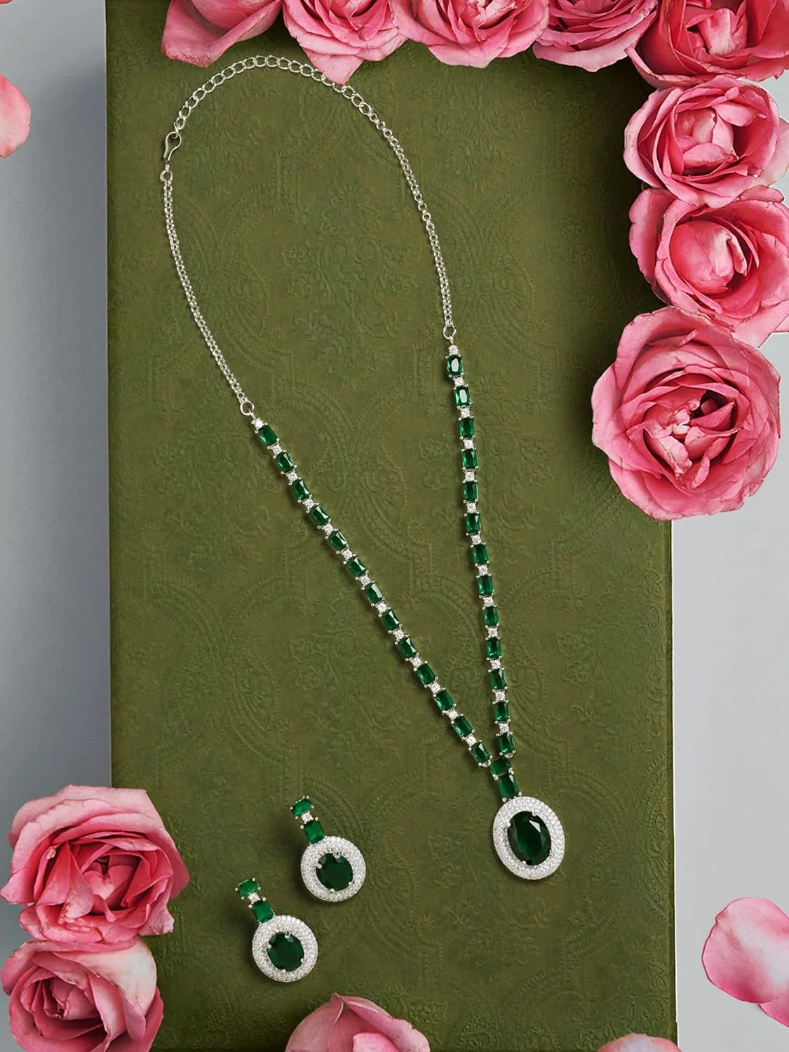 زیوری پرلز، ست گردنبند و گوشواره زنانه نگیندار سبز با زیرکونیا زیوری پرلز، ست گردنبند و گوشواره زنانه نگیندار سبز با زیرکونیا