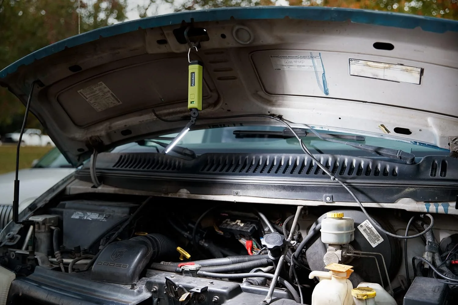 چراغ بازرسی LED تاشو 600 لومن POWERSMITH PILB600UV با حالت های نورافکن، نقطه ای، فرابنفش و خروجی USB برای شارژ دستگاه های موبایل، سبز چراغ بازرسی LED تاشو 600 لومن POWERSMITH PILB600UV با حالت های نورافکن، نقطه ای، فرابنفش و خروجی USB برای شارژ دستگاه های موبایل، سبز