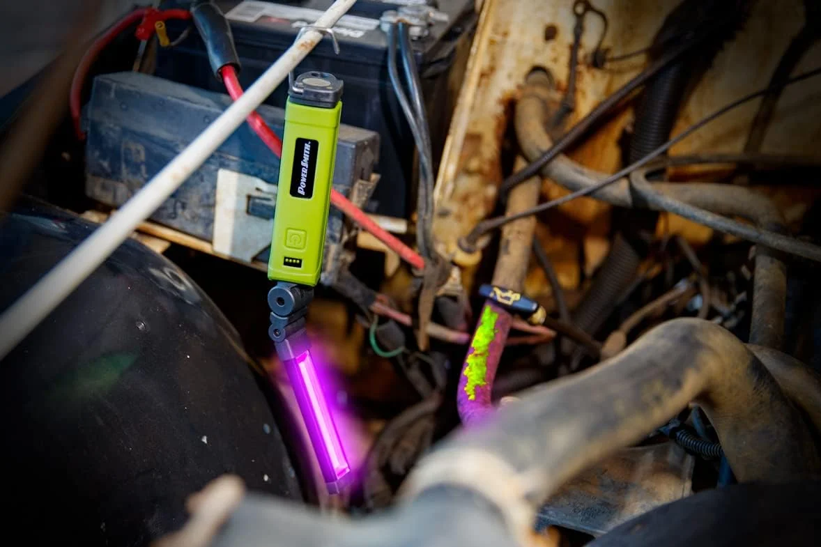 چراغ بازرسی LED تاشو 600 لومن POWERSMITH PILB600UV با حالت های نورافکن، نقطه ای، فرابنفش و خروجی USB برای شارژ دستگاه های موبایل، سبز چراغ بازرسی LED تاشو 600 لومن POWERSMITH PILB600UV با حالت های نورافکن، نقطه ای، فرابنفش و خروجی USB برای شارژ دستگاه های موبایل، سبز