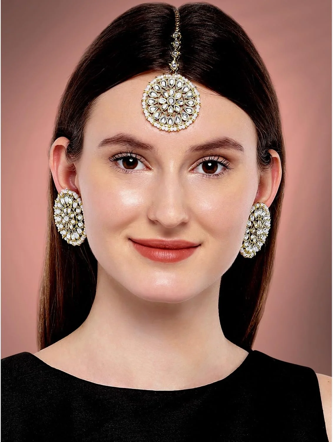 گوشواره های گرد مهره دار طرح کندن مصنوعی Aheli به همراه ست مانگ تیکا، جواهرات قومی هندی برای زنان گوشواره های گرد مهره دار طرح کندن مصنوعی Aheli به همراه ست مانگ تیکا، جواهرات قومی هندی برای زنان