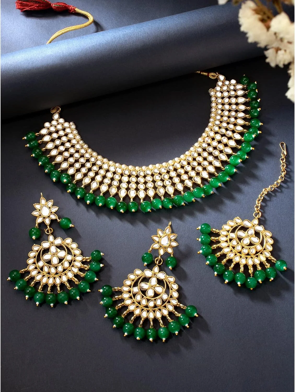 ست گردنبند چوکر منجوق دار Kundan Aheli مناسب مراسم عروسی به همراه Maang Tikka، زیورآلات هندی برای زنان و دختران ست گردنبند چوکر منجوق دار Kundan Aheli مناسب مراسم عروسی به همراه Maang Tikka، زیورآلات هندی برای زنان و دختران