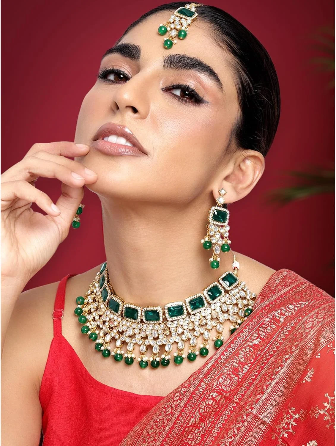 ست جواهرات زنانه سنتی هندی شامل گردنبند بلند و گوشواره با روکش طلای کندان ست جواهرات زنانه سنتی هندی شامل گردنبند بلند و گوشواره با روکش طلای کندان