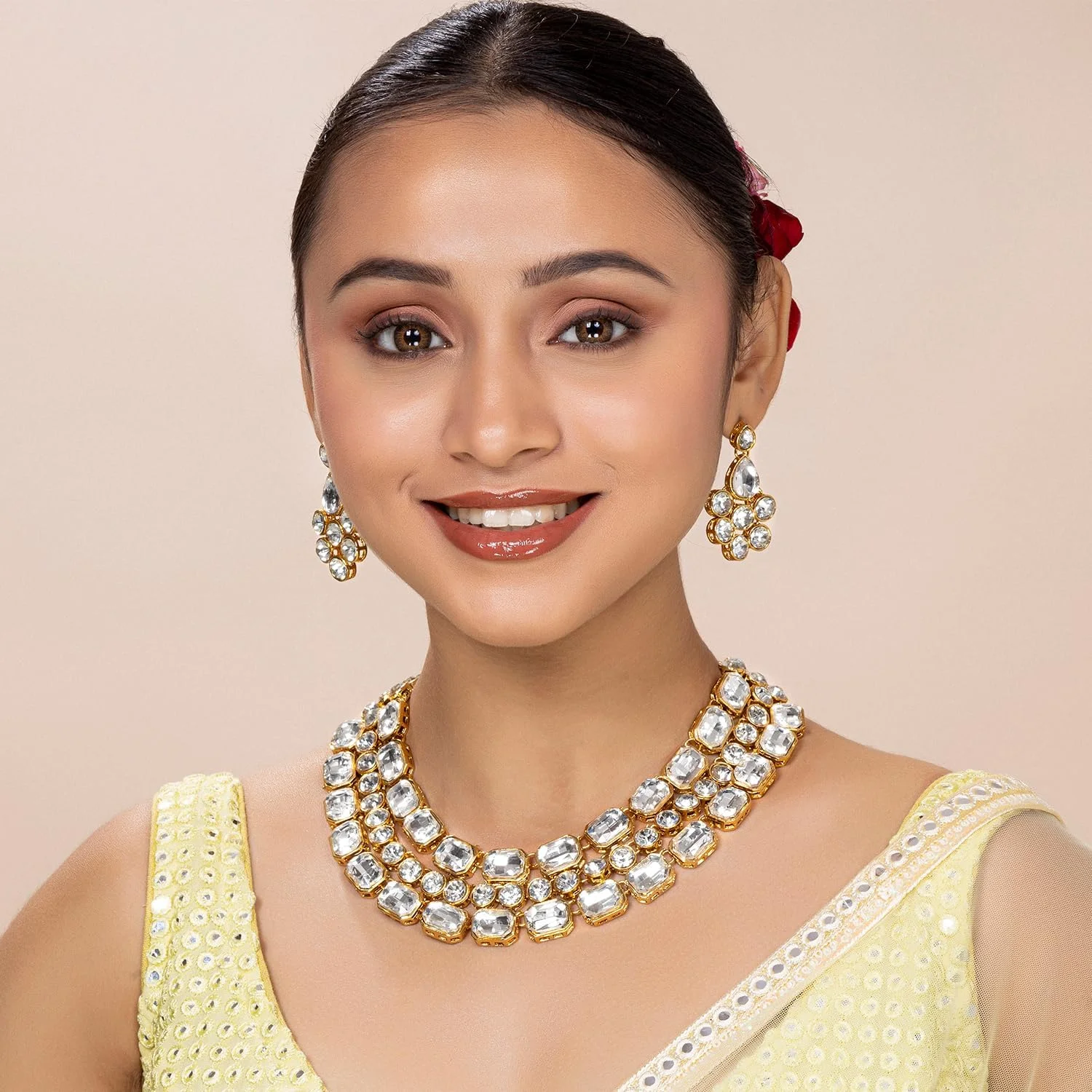ست جواهرات گردنبند سه لایه و گوشواره زنانه به سبک سنتی هندی بالیوود، مناسب برای مهمانی عروسی و پوشش قومی (سفید) ست جواهرات گردنبند سه لایه و گوشواره زنانه به سبک سنتی هندی بالیوود، مناسب برای مهمانی عروسی و پوشش قومی (سفید)