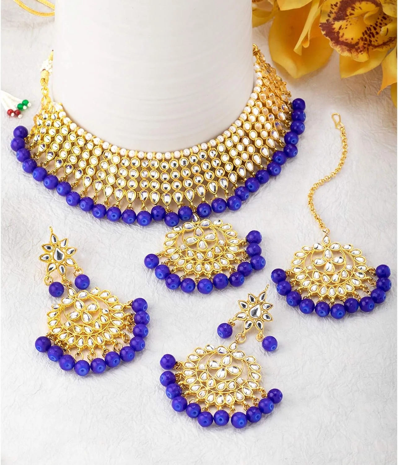 ست گردنبند، گوشواره و تیکا مانگ طرح کندن مصنوعی Aheli، زیورآلات مجلسی قومی هندی برای بانوان ست گردنبند، گوشواره و تیکا مانگ طرح کندن مصنوعی Aheli، زیورآلات مجلسی قومی هندی برای بانوان