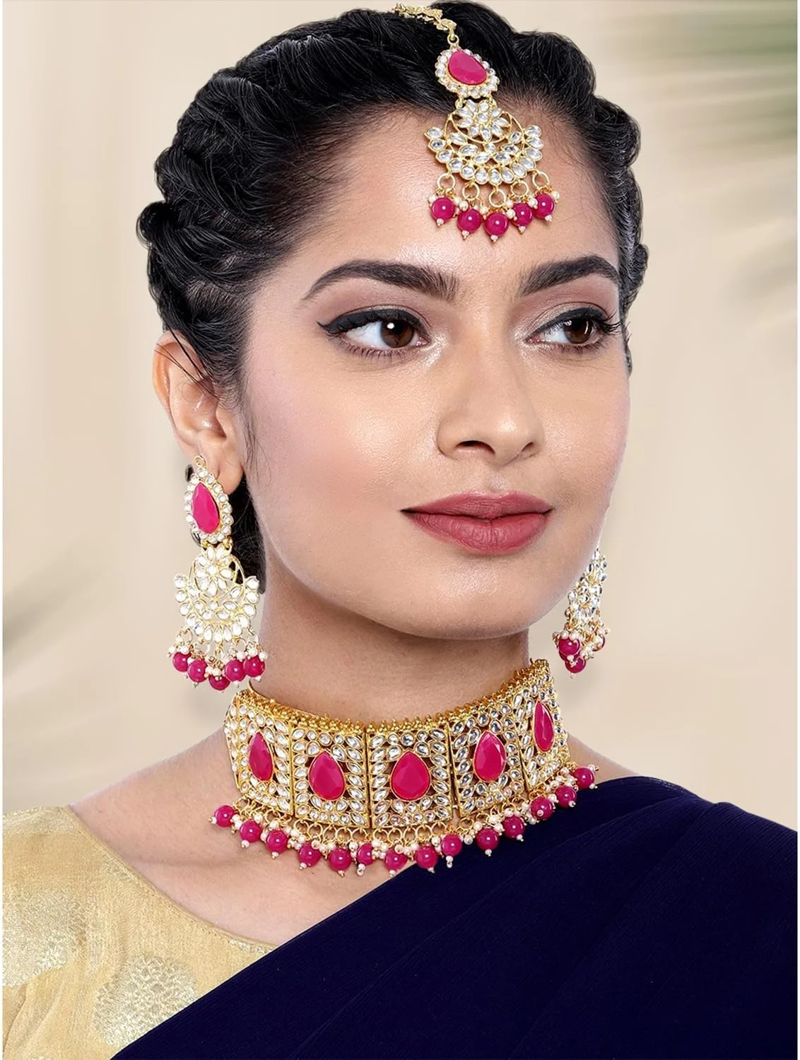 گردنبند چوکر مروارید مصنوعی Aheli با گوشواره، ست جواهرات سنتی بالیوودی هندی برای زنان و دختران گردنبند چوکر مروارید مصنوعی Aheli با گوشواره، ست جواهرات سنتی بالیوودی هندی برای زنان و دختران