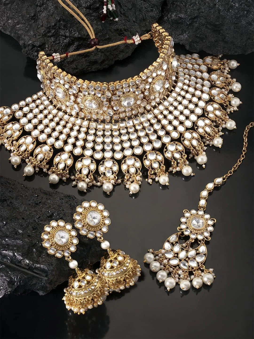 آویز گردنبند چوکر طرح کندن با روکش طلایی و گوشواره و تِکه پیشانی، طراحی مجلسی هندی مناسب عروسی و مهمانی آویز گردنبند چوکر طرح کندن با روکش طلایی و گوشواره و تِکه پیشانی، طراحی مجلسی هندی مناسب عروسی و مهمانی