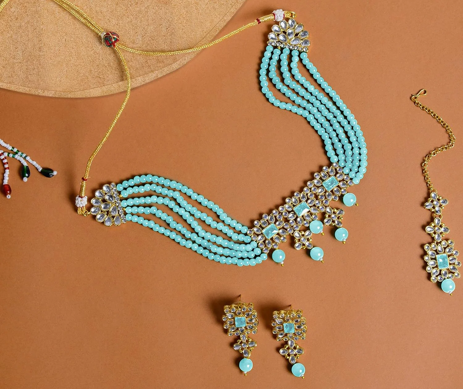 ست گردنبند، گوشواره و تیکا پیشانی هندی Aheli، زیورآلات سنتی بالیوودی برای بانوان ست گردنبند، گوشواره و تیکا پیشانی هندی Aheli، زیورآلات سنتی بالیوودی برای بانوان