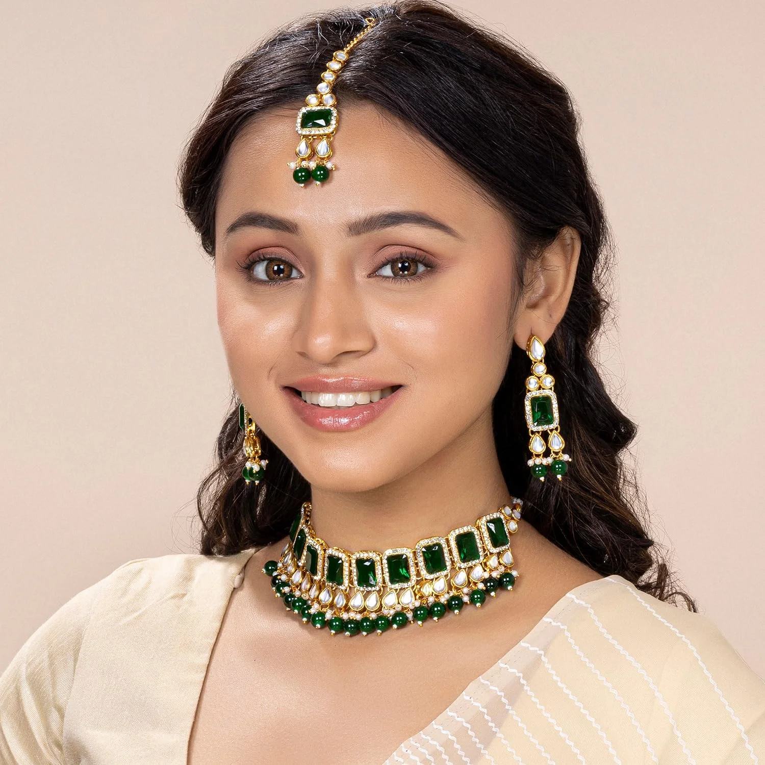 ست جواهرات زنانه Aheli شامل گردنبند، گوشواره و تیکای پیشانی با سنگ های مصنوعی، مناسب برای مهمانی و عروسی های بالیوودی ست جواهرات زنانه Aheli شامل گردنبند، گوشواره و تیکای پیشانی با سنگ های مصنوعی، مناسب برای مهمانی و عروسی های بالیوودی