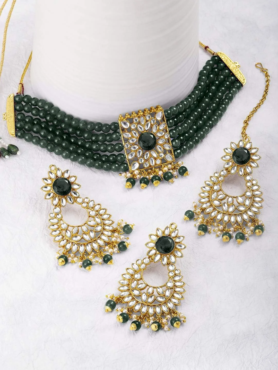 ست گردنبند چوکر گلدار مرواریدی مصنوعی کندان، گوشواره و مانگ تیکا به سبک سنتی هندی بالیوودی برای زنان ست گردنبند چوکر گلدار مرواریدی مصنوعی کندان، گوشواره و مانگ تیکا به سبک سنتی هندی بالیوودی برای زنان