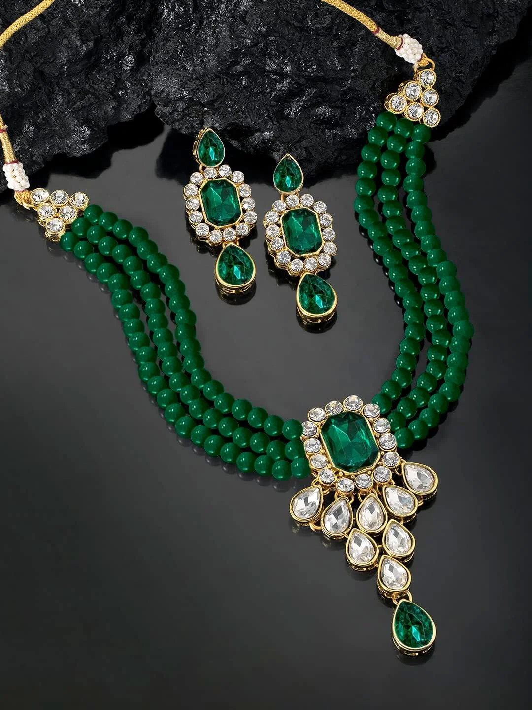 ست زیورآلات زنانه شامل گردنبند آویز و گوشواره کندن، مناسب مهمانی عروسی، طراحی سنتی و قومی ست زیورآلات زنانه شامل گردنبند آویز و گوشواره کندن، مناسب مهمانی عروسی، طراحی سنتی و قومی