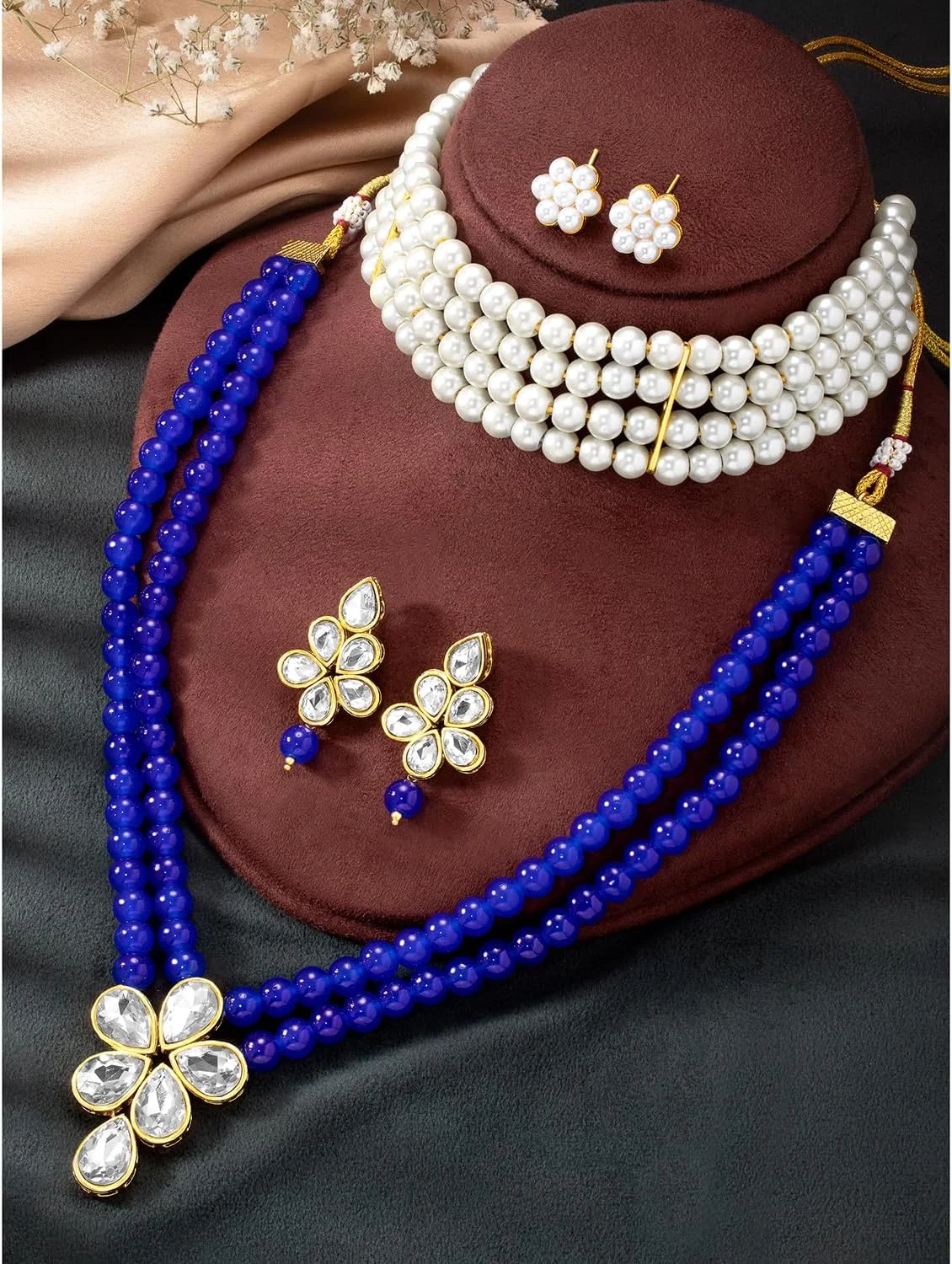 گردنبند چوکر مرواریدی Aheli با گوشواره میخی زنانه، ست جواهرات سنتی هندی بالیوودی گردنبند چوکر مرواریدی Aheli با گوشواره میخی زنانه، ست جواهرات سنتی هندی بالیوودی