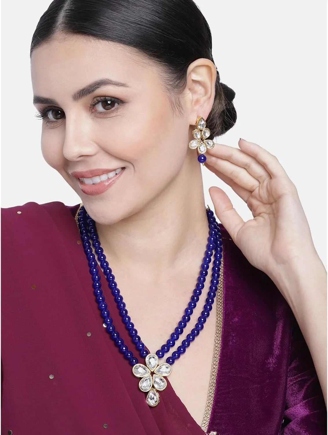 گردنبند چوکر مرواریدی Aheli با گوشواره میخی زنانه، ست جواهرات سنتی هندی بالیوودی گردنبند چوکر مرواریدی Aheli با گوشواره میخی زنانه، ست جواهرات سنتی هندی بالیوودی