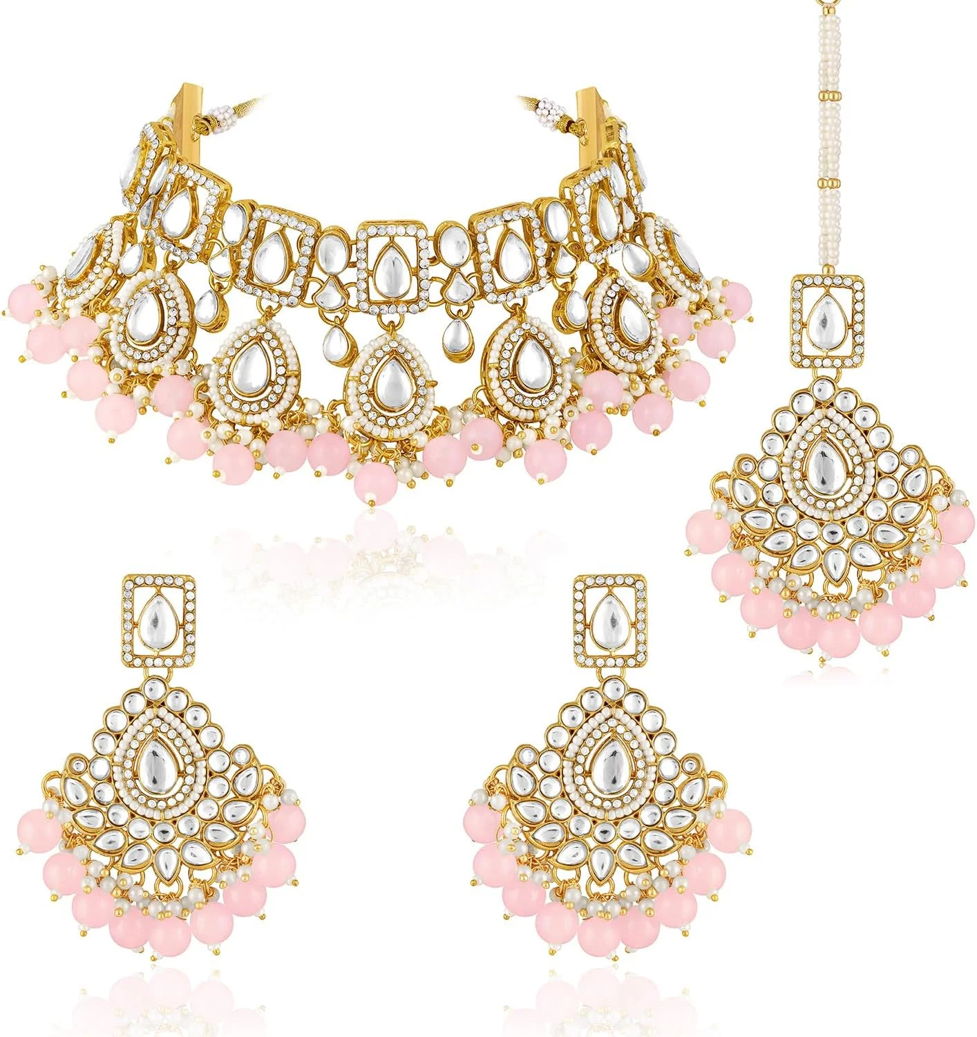 ست جواهرات زنانه شامل گردنبند نگیندار، گوشواره آویز و مانگتیکا با طرح قومی ست جواهرات زنانه شامل گردنبند نگیندار، گوشواره آویز و مانگتیکا با طرح قومی