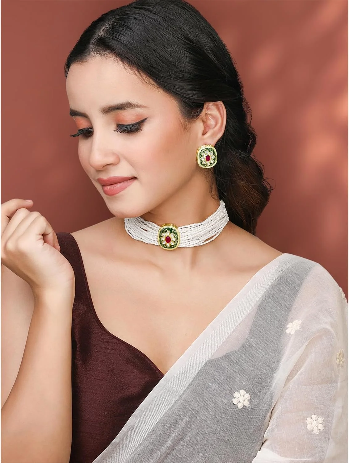 ست گردنبند میناکاری شده با سنگ مصنوعی سبز و سفید و گوشواره های گل میخ نگین دار Aheli، زیورآلات مد هدیه برای زنان ست گردنبند میناکاری شده با سنگ مصنوعی سبز و سفید و گوشواره های گل میخ نگین دار Aheli، زیورآلات مد هدیه برای زنان