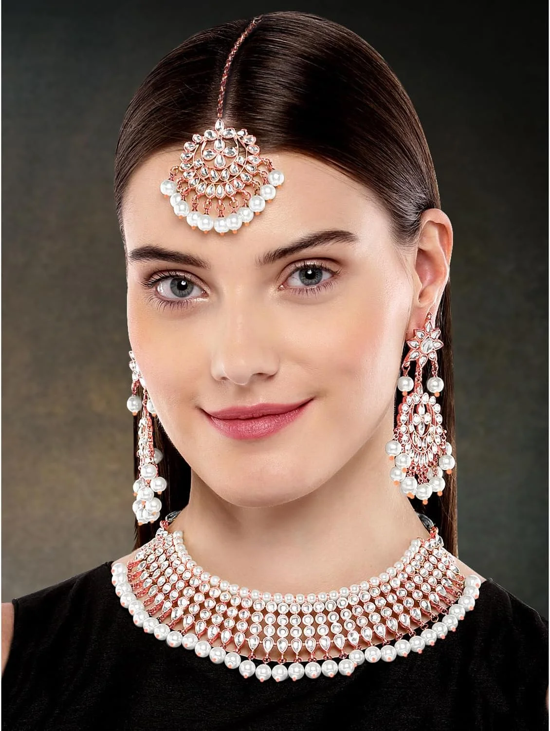 ست گردنبند، گوشواره و مانگ تیکا زنانه با روکش طلای رز، نگین کاری شده با کندن و مهره، طراحی 2 ست گردنبند، گوشواره و مانگ تیکا زنانه با روکش طلای رز، نگین کاری شده با کندن و مهره، طراحی 2