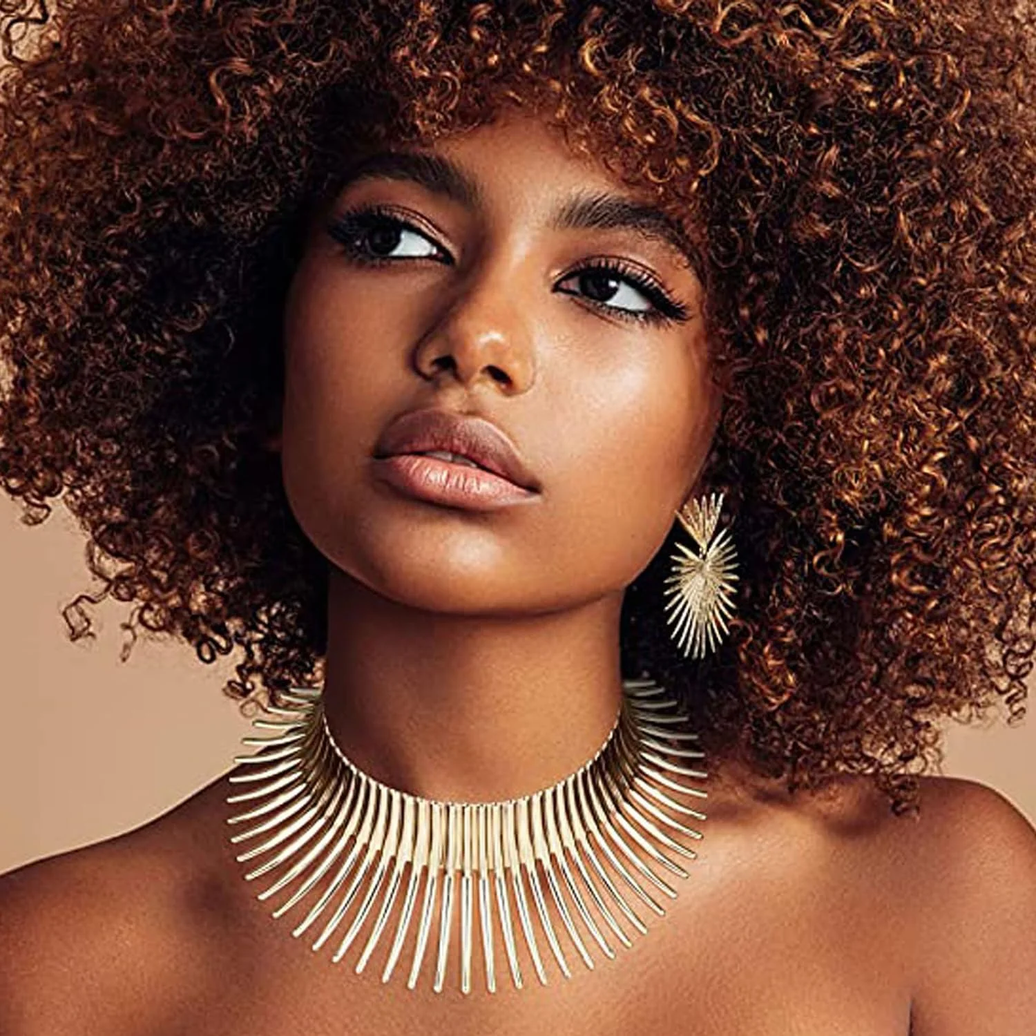 آهلی - ست جواهرات نقرهای کلاسیک شامل گردنبند چوکر، گوشوارههای آویز و دستبند النگویی - زیورآلات فشن مناسب هدیه برای بانوان آهلی - ست جواهرات نقرهای کلاسیک شامل گردنبند چوکر، گوشوارههای آویز و دستبند النگویی - زیورآلات فشن مناسب هدیه برای بانوان