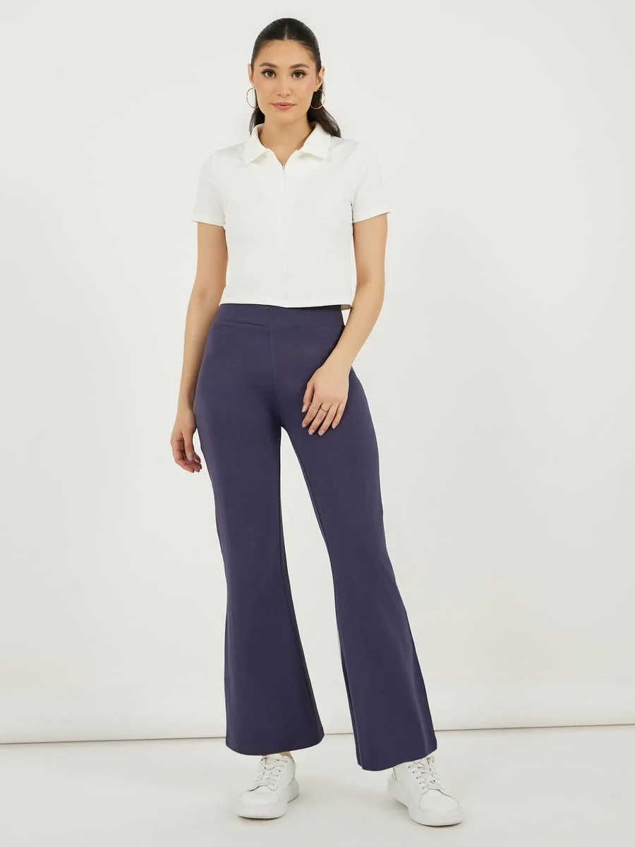 استایلی لگینگ زنانه ساده با کمر ضربدری و مدل فیت اند فلیر