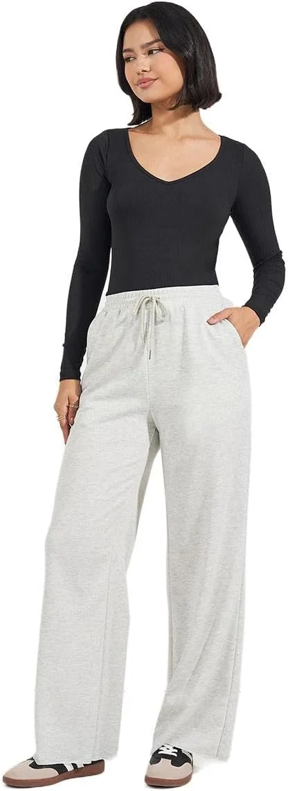 شلوار جاگر زنانه استایلی، مدل پاچه گشاد ساده با کمر بند دار شلوار جاگر زنانه استایلی، مدل پاچه گشاد ساده با کمر بند دار