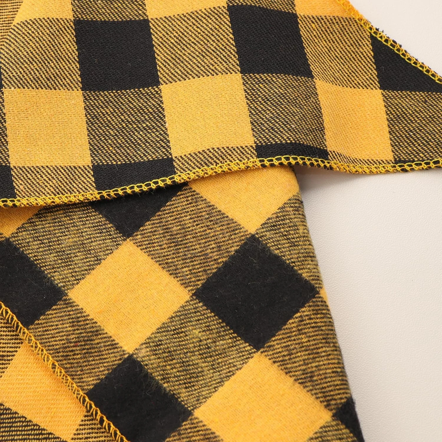 دستمال گردن سگ - 1 عدد دستمال گردن سگ با طرح چهارخانه، قابل تنظیم و راحت برای حیوانات خانگی کوچک، استفاده آسان برای مد روزانه و پیاده روی، زرد/مشکی دستمال گردن سگ - 1 عدد دستمال گردن سگ با طرح چهارخانه، قابل تنظیم و راحت برای حیوانات خانگی کوچک، استفاده آسان برای مد روزانه و پیاده روی، زرد/مشکی