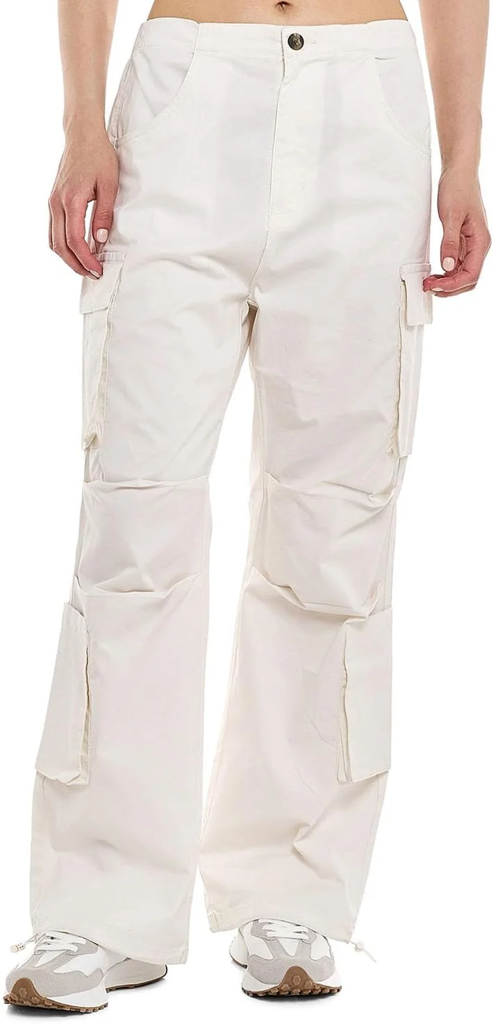 شلوار کارگو پارچهای زنانه آر اند بی مدل 325-1224WY001-4 با بست دکمهای شلوار کارگو پارچهای زنانه آر اند بی مدل 325-1224WY001-4 با بست دکمهای