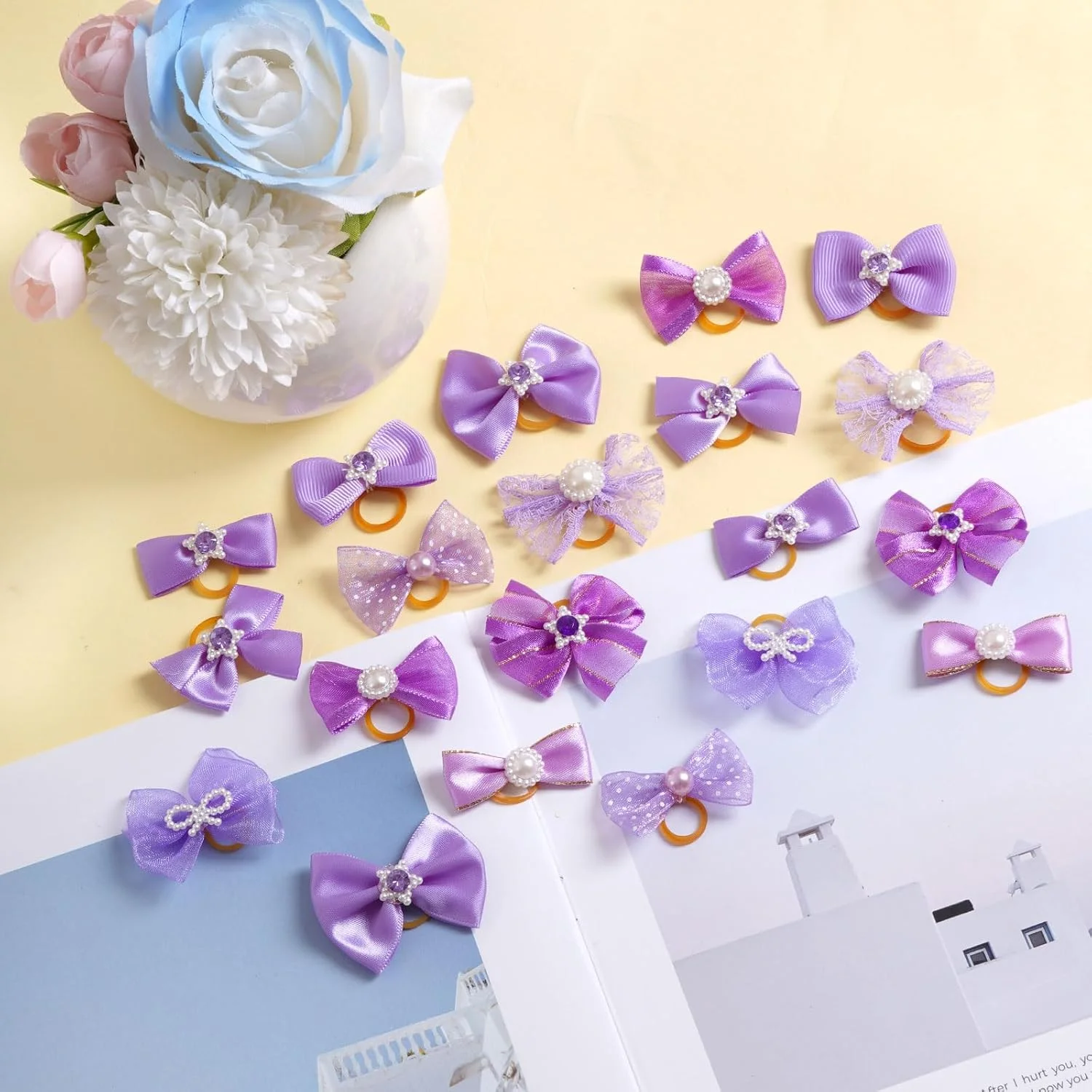 20 عدد پاپیون موی سگ بامزه با کش موی الاستیک دست ساز، مدل های ترکیبی توری، نگین بدلیجات و مروارید برای سگ و گربه خانگی دخترانه، بنفش روشن