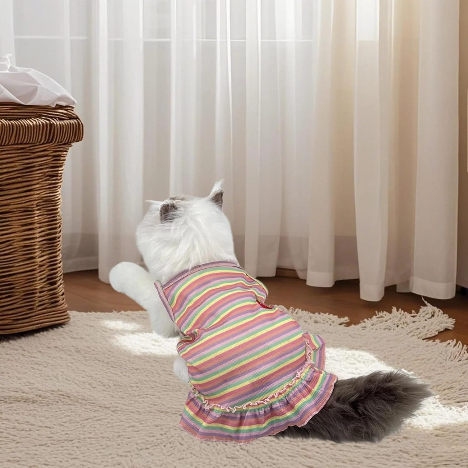 پیراهن سگ و گربه راه راه با گلدوزی توت فرنگی