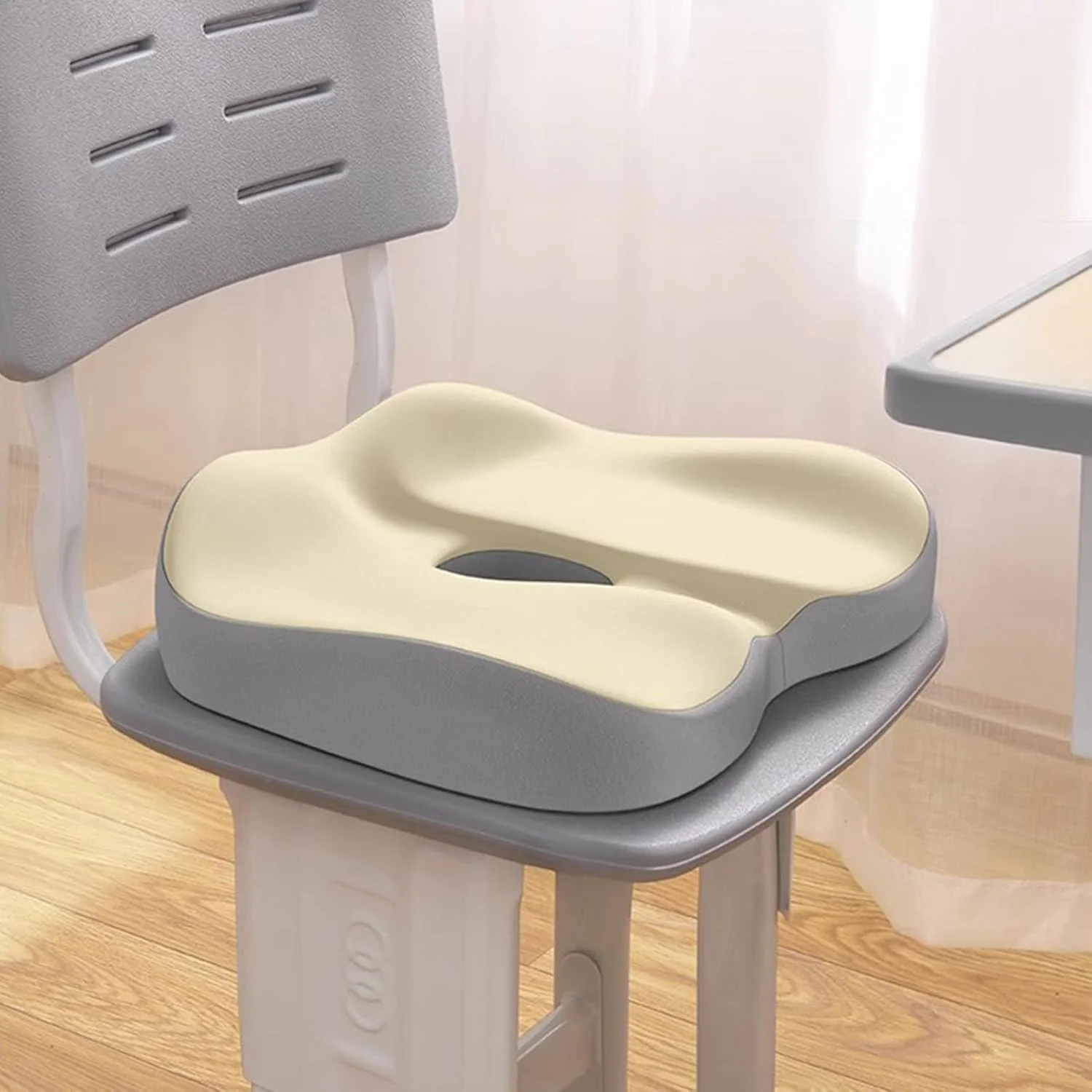 بالشتک صندلی فوم حافظه دار برای صندلی اداری، بالشتک ارتوپدی دنبالچه ارگونومیک برای تسکین درد دنبالچه و سیاتیک، پشتیبانی کمری، روکش قابل شستشو ضد لغزش، بژ