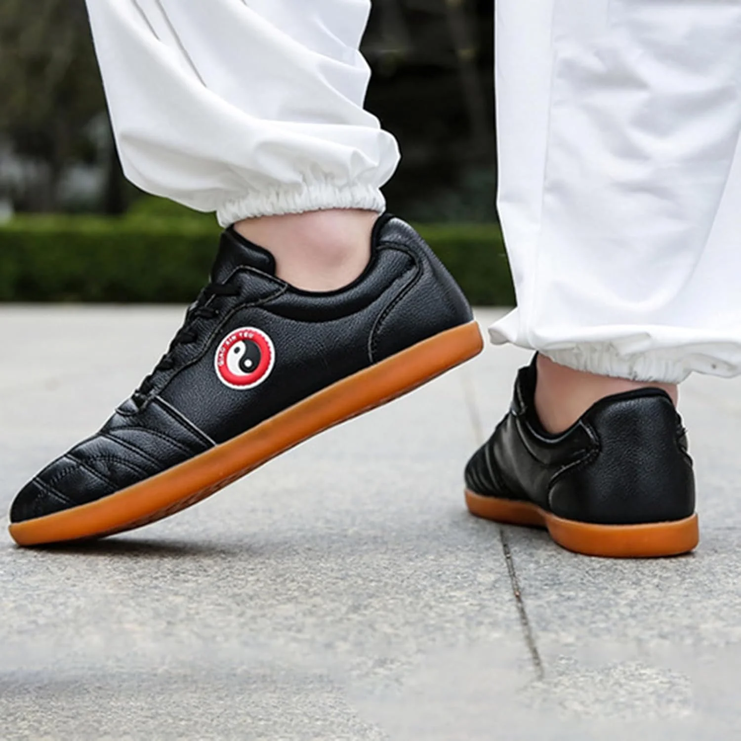 کفش های تای چی، کفش تای چی مردانه، کفش هنرهای رزمی تای چی، کفش تای چی ووشو کونگ فو، سبک وزن، ضد لغزش، نرم و تنفس پذیر، مناسب برای تکواندو بوکس کاراته کونگ فو وینگ چون کفش های تای چی، کفش تای چی مردانه، کفش هنرهای رزمی تای چی، کفش تای چی ووشو کونگ فو، سبک وزن، ضد لغزش، نرم و تنفس پذیر، مناسب برای تکواندو بوکس کاراته کونگ فو وینگ چون