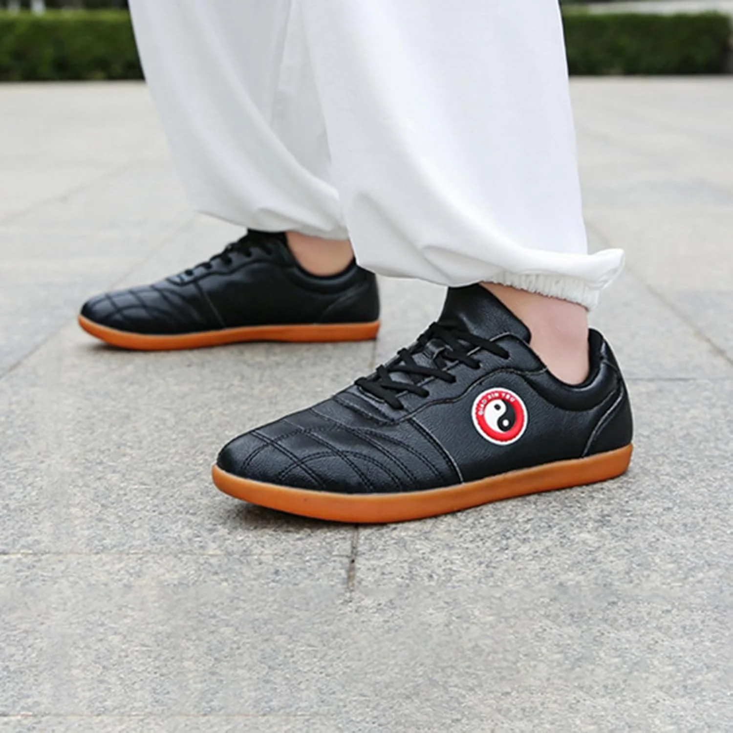 کفش های تای چی، کفش تای چی مردانه، کفش هنرهای رزمی تای چی، کفش تای چی ووشو کونگ فو، سبک وزن، ضد لغزش، نرم و تنفس پذیر، مناسب برای تکواندو بوکس کاراته کونگ فو وینگ چون کفش های تای چی، کفش تای چی مردانه، کفش هنرهای رزمی تای چی، کفش تای چی ووشو کونگ فو، سبک وزن، ضد لغزش، نرم و تنفس پذیر، مناسب برای تکواندو بوکس کاراته کونگ فو وینگ چون