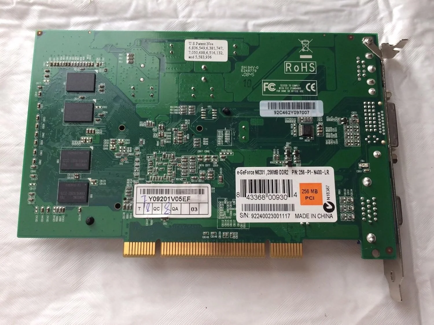 کارت گرافیک ای وی جی ای NVIDIA e-geforce 6200le با 256 مگابایت حافظه کارت گرافیک ای وی جی ای NVIDIA e-geforce 6200le با 256 مگابایت حافظه