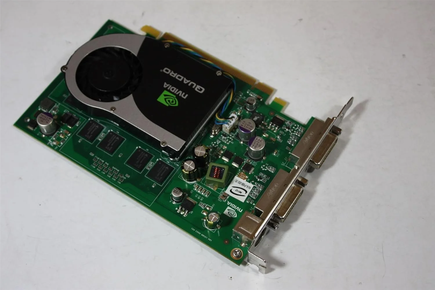 کارت گرافیک کامپیوتر انویدیا Quadro FX 1700، 512 مگابایت DDR2 PCIE، مدل 454317-001 کارت گرافیک کامپیوتر انویدیا Quadro FX 1700، 512 مگابایت DDR2 PCIE، مدل 454317-001