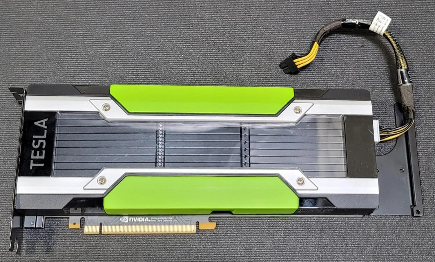 انویدیا 900-2G610-0000-000 TESLA P40 24GB GDDR5 PCIE 3.0 X16 خنک کننده غیرفعال انویدیا 900-2G610-0000-000 TESLA P40 24GB GDDR5 PCIE 3.0 X16 خنک کننده غیرفعال