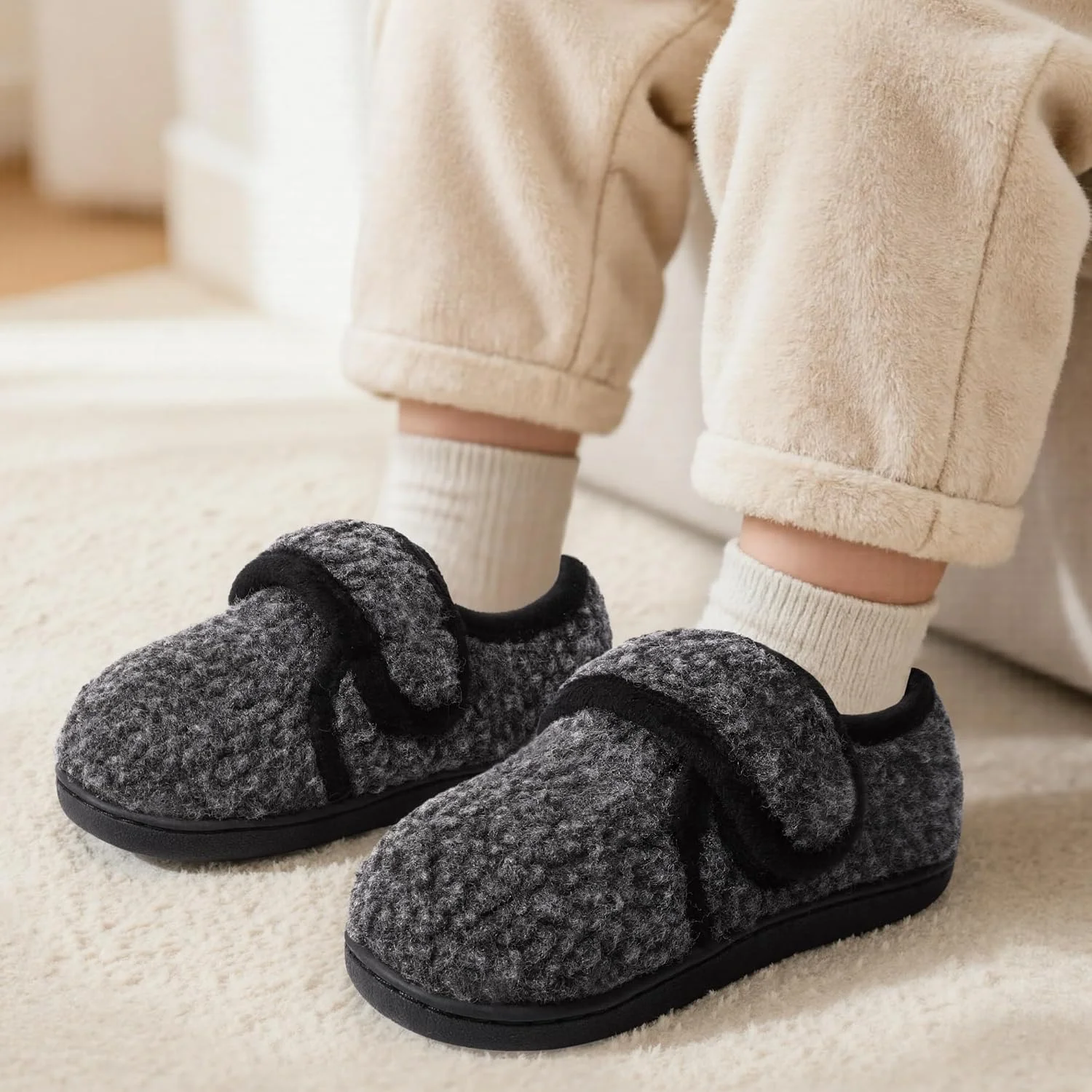 دمپایی روفرشی پسرانه، دمپایی خانه، فوم حافظه دار، زیره ضد لغزش، کفش پیاده روی گرم زمستانی دمپایی روفرشی پسرانه، دمپایی خانه، فوم حافظه دار، زیره ضد لغزش، کفش پیاده روی گرم زمستانی