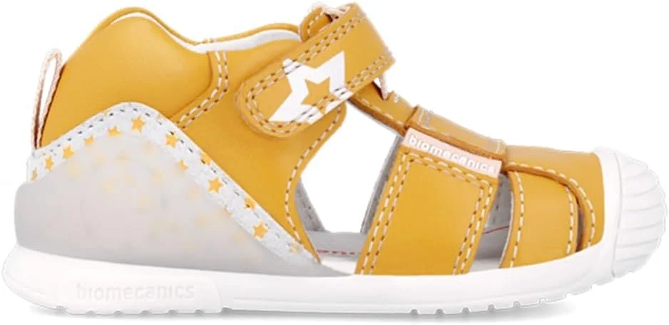 صندل پسرانه چسبی بایومکانیکس طرح ستاره. راحت و خنک صندل پسرانه چسبی بایومکانیکس طرح ستاره. راحت و خنک