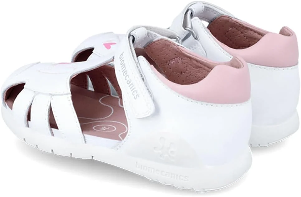 صندل دخترانه بایومکانیکس مدل 242230 صندل دخترانه بایومکانیکس مدل 242230