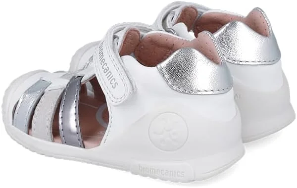 صندل دخترانه بایومکانیکس مدل 252104 صندل دخترانه بایومکانیکس مدل 252104