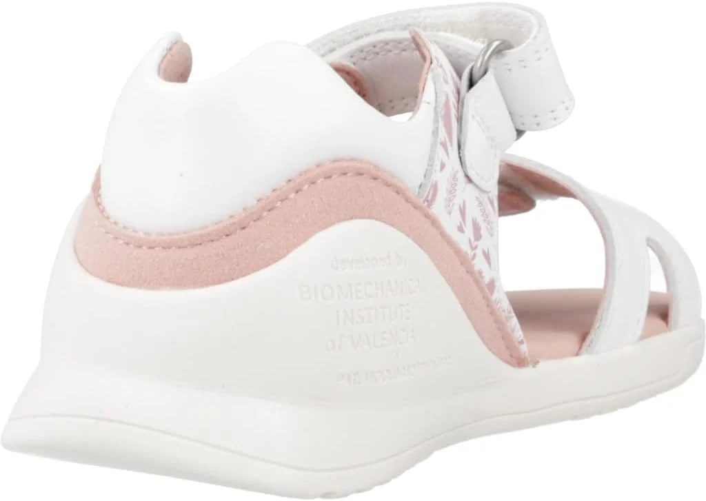 صندل دخترانه بایومکانیکس مدل 242143 صندل دخترانه بایومکانیکس مدل 242143