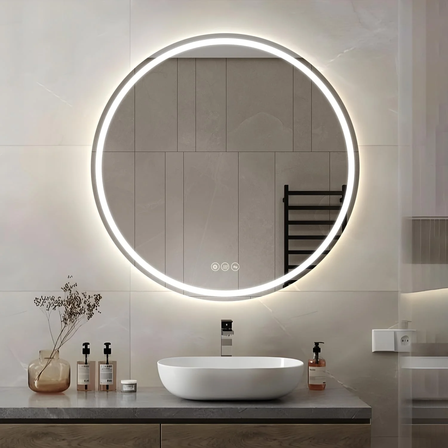 آینه گرد 700 میلیمتری حمام با نور LED، آینه روشویی دیواری با دیمر، LED سه رنگ قابل تنظیم، بخاری ضد بخار، دارای استاندارد ضدآب IP44. آینه گرد 700 میلیمتری حمام با نور LED، آینه روشویی دیواری با دیمر، LED سه رنگ قابل تنظیم، بخاری ضد بخار، دارای استاندارد ضدآب IP44.