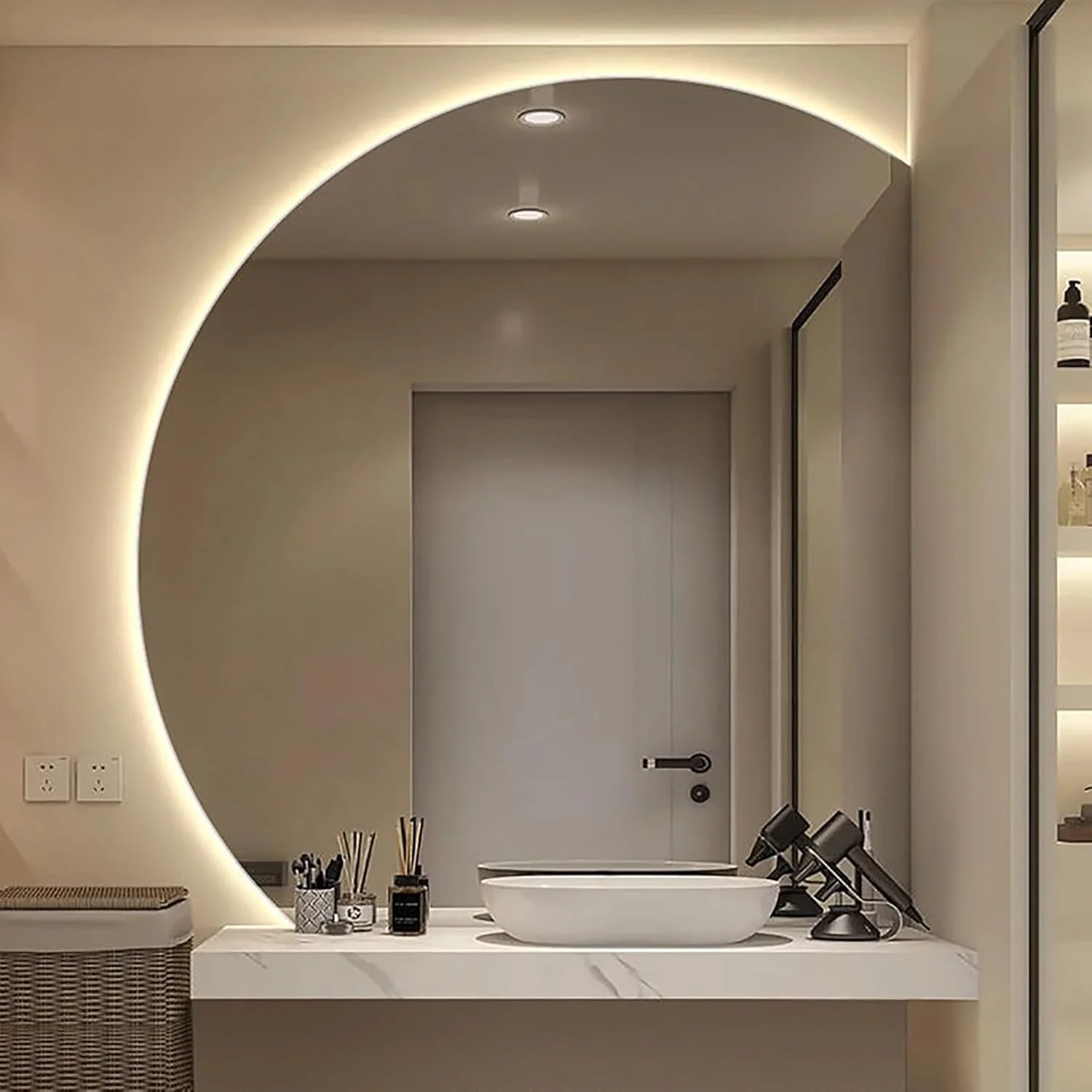 آینه نیم دایره ای LED دیواری حمام، آینه حمام با نور پس زمینه ضد مه، آینه آرایشی با قابلیت تنظیم نور در 3 رنگ، آینه روشن نامنظم برای اتاق خواب، چپ، 70×70 سانتی متر / 28×28 اینچ (راست 20 اینچ طول)