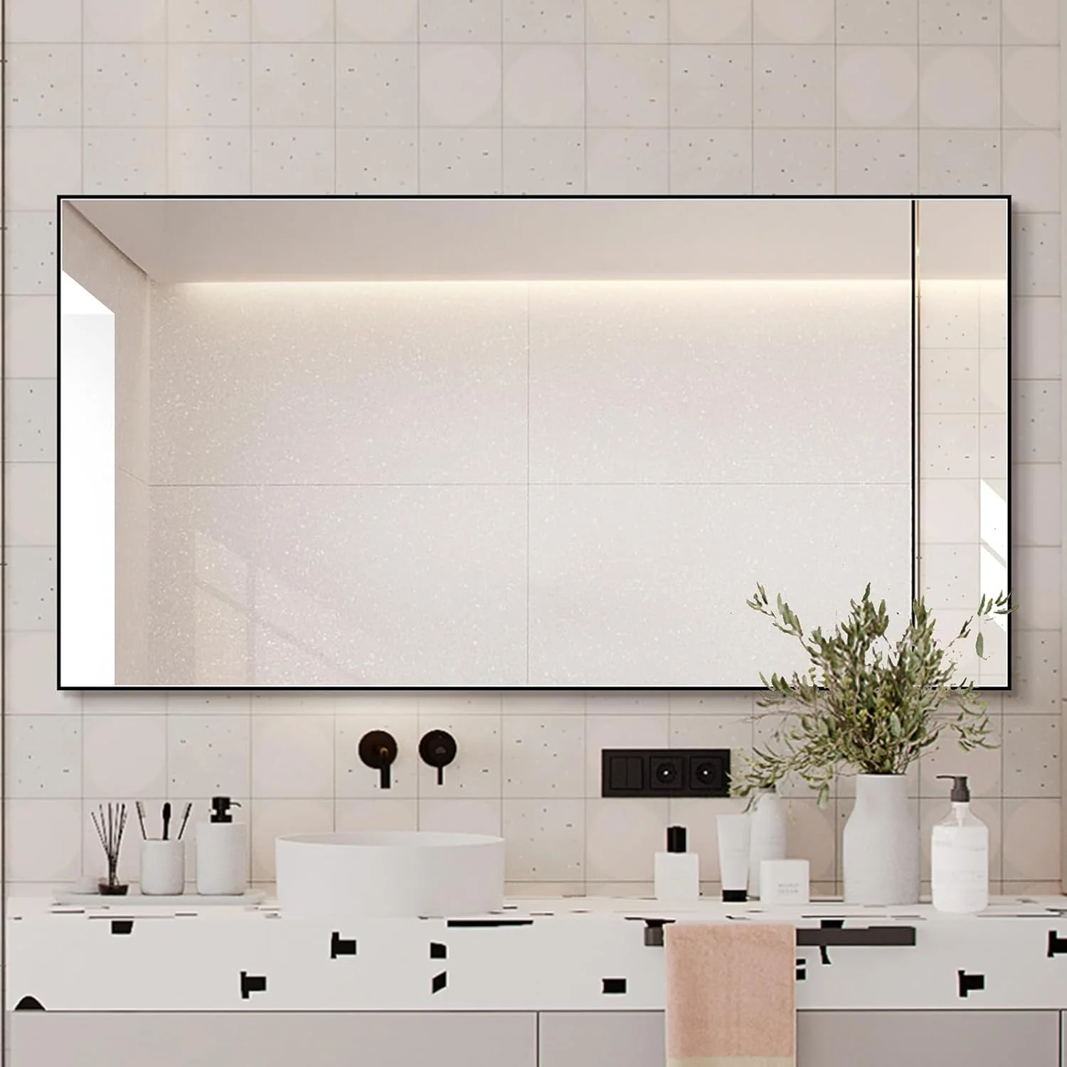 آینه حمام مدرن بزرگ با قاب مشکی، آینه نقره ای 5 میلی متری بدون مس، انعکاس واقعی با کیفیت بالا، قابلیت نصب عمودی یا افقی، نصب آسان (مشکی، 30 اینچ طول × 24 اینچ عرض)