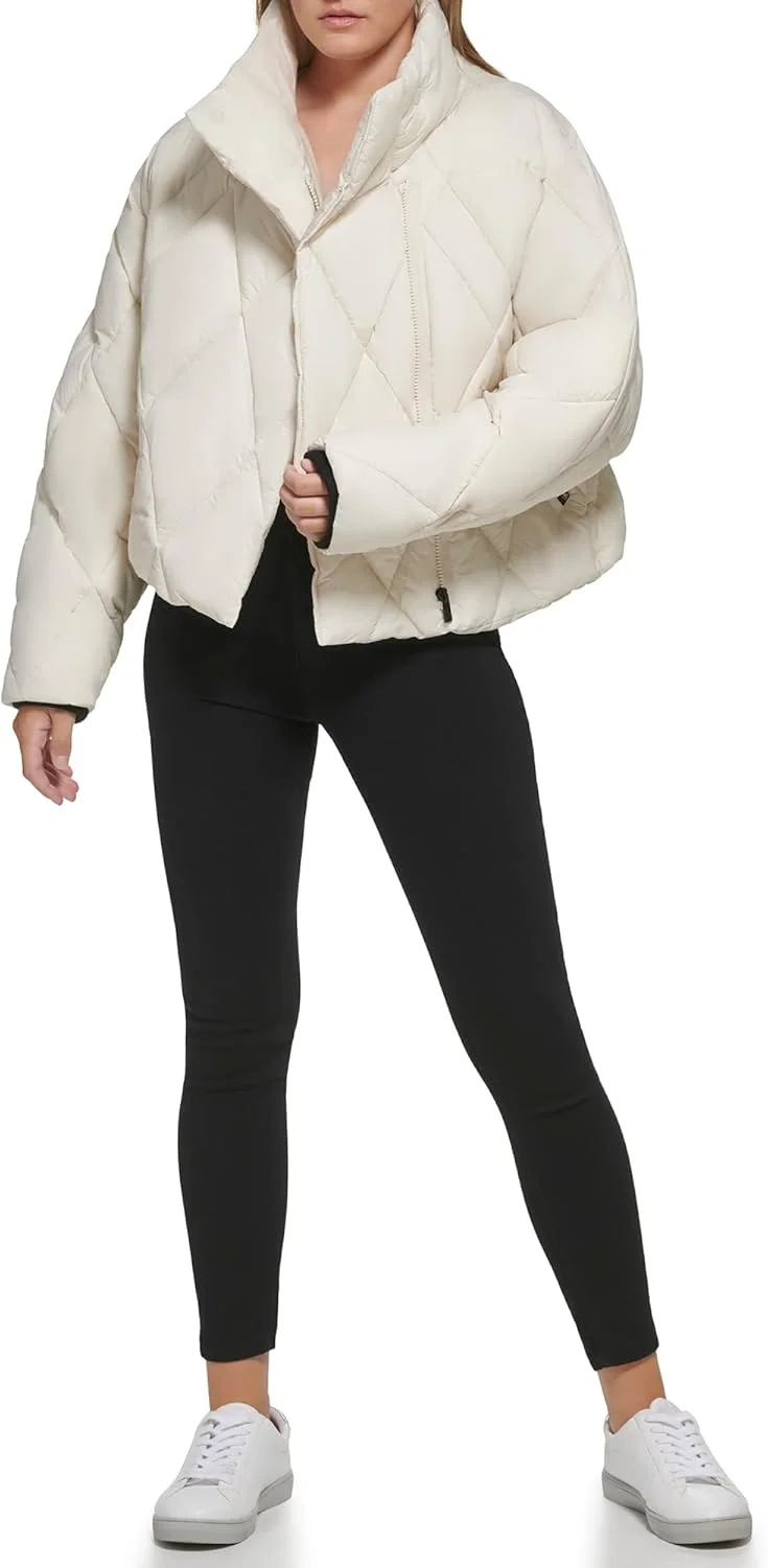 کالوین کلاین ژاکت پفی سبک زیپ دار زنانه با لبه کشی کالوین کلاین ژاکت پفی سبک زیپ دار زنانه با لبه کشی