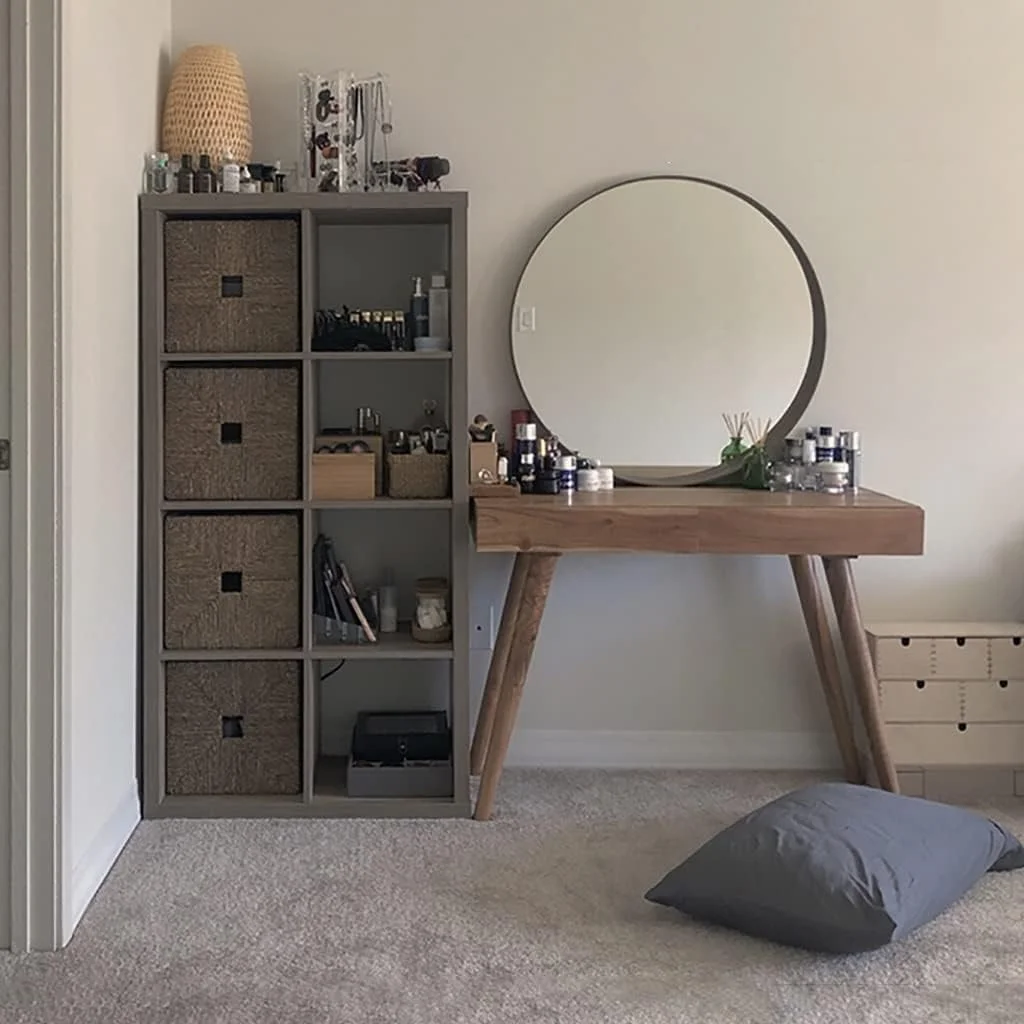 آینه دیواری دایره ای تزئینی، آینه دیواری گرد، آینه حمام، آینه آرایش، آینه روشویی اتاق خواب، آینه دکوری ورودی، آینه با قاب چوبی (رنگ: گردویی، اندازه: 50 سانتی متر / 19.7 اینچ)