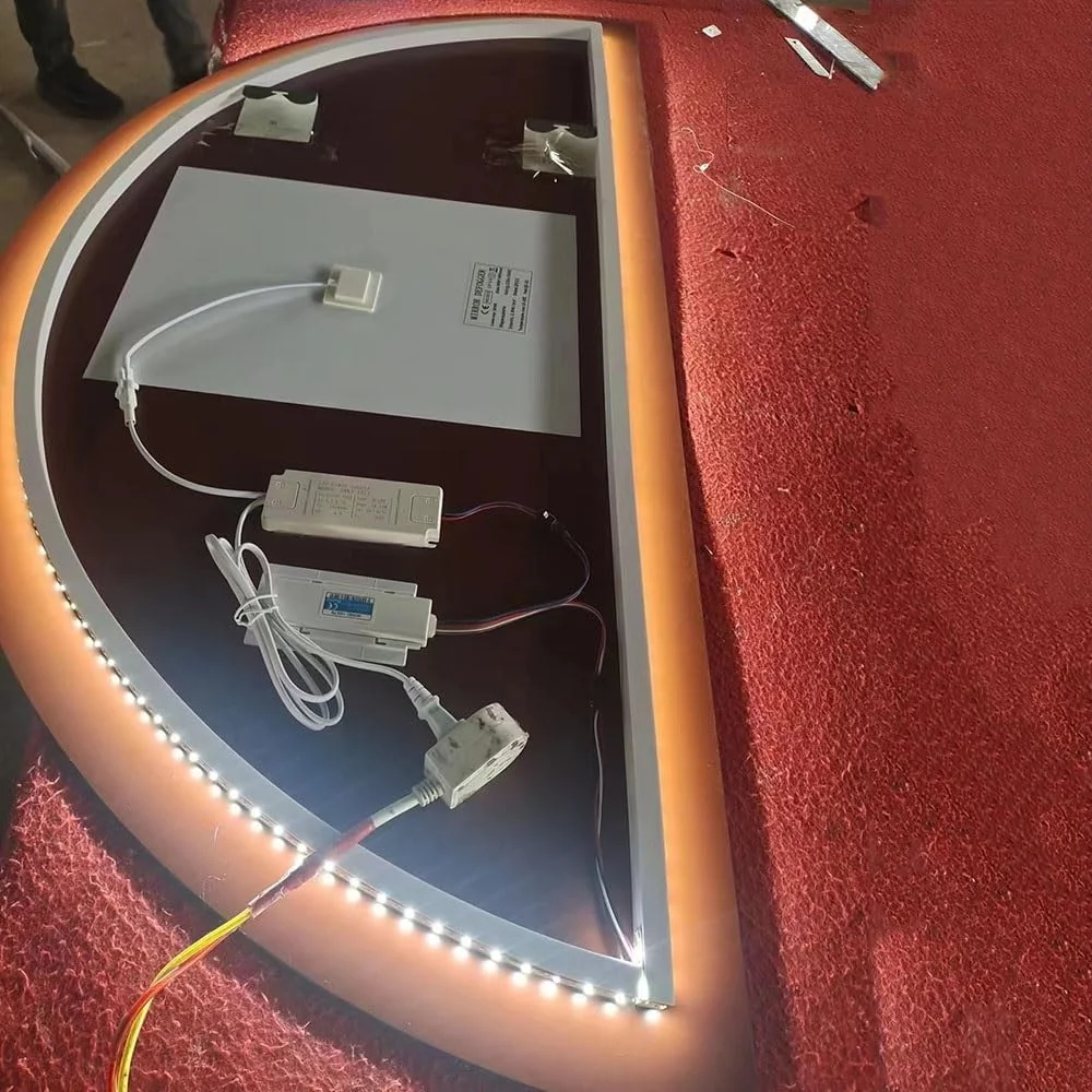 آینه حمام LED با قابلیت تنظیم نور، تزئینی هوشمند با حسگر لمسی، ضد بخار، سه رنگ نور - آینه دیواری نیمه ماه (برش چپ 122cm طول x 61cm عرض)