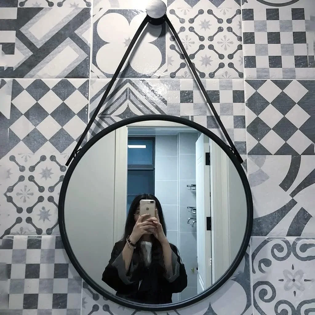 آینه گرد دیواری آینه آویز گرد آینه حمام آینه آرایش آینه روشویی اتاق خواب آینه دکور راهرو آینه با قاب فلزی (رنگ: مشکی، اندازه: 40 * 40 سانتی متر)