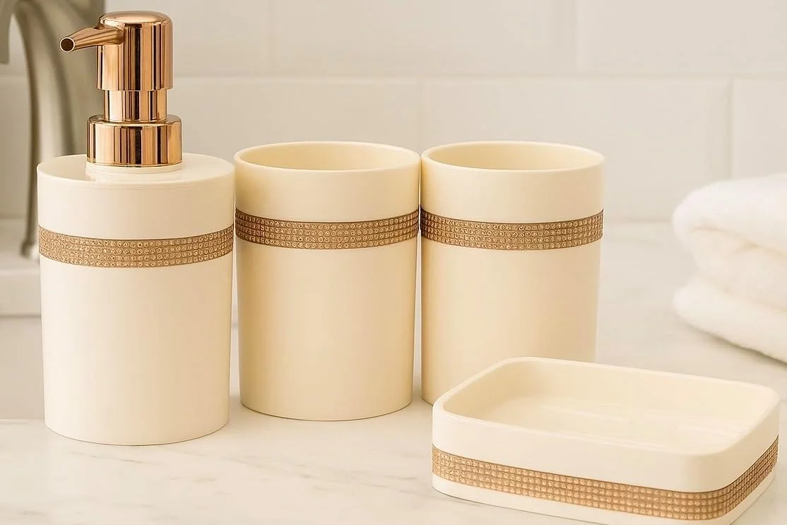 ست لوازم جانبی حمام مدرن 4 تکه – ست کامل دکوراسیون حمام، جا مایع دستشویی، جا مسواکی، لیوان و جا صابونی | طلایی رزگلد نظم دهنده لوازم حمام برای سرویس بهداشتی، کودکان، خانه و دفتر