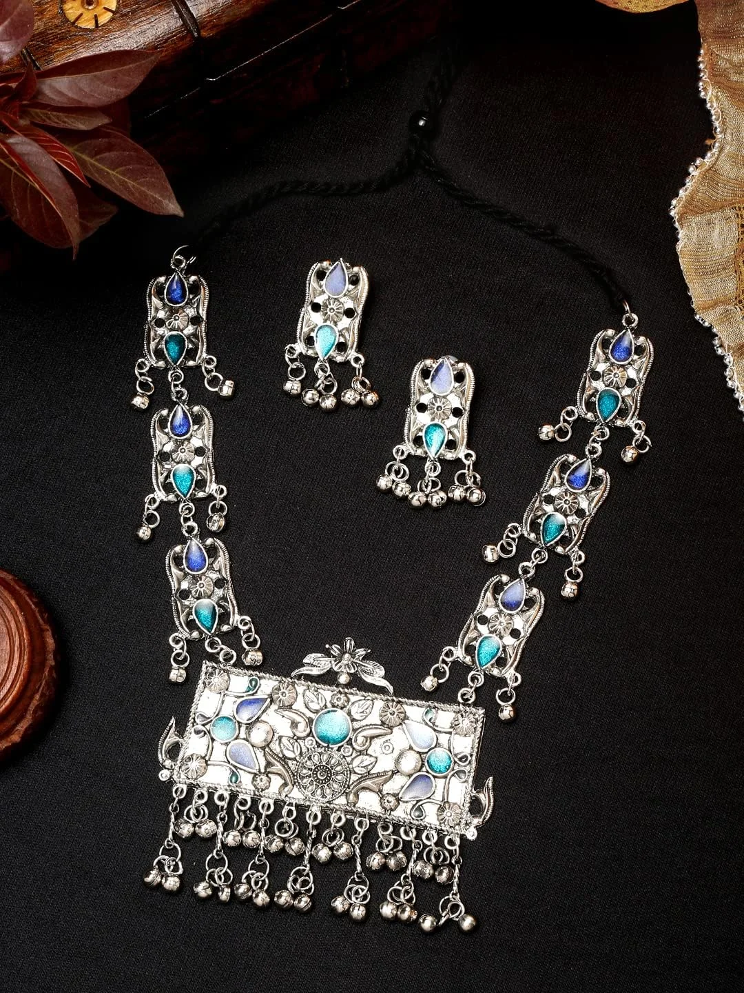 ست زیورآلات زنانه YouBella، گردنبند قبیله ای افغانی نقره ای اکسید شده با گوشواره برای دختران و زنان (مدل 3) ست زیورآلات زنانه YouBella، گردنبند قبیله ای افغانی نقره ای اکسید شده با گوشواره برای دختران و زنان (مدل 3)