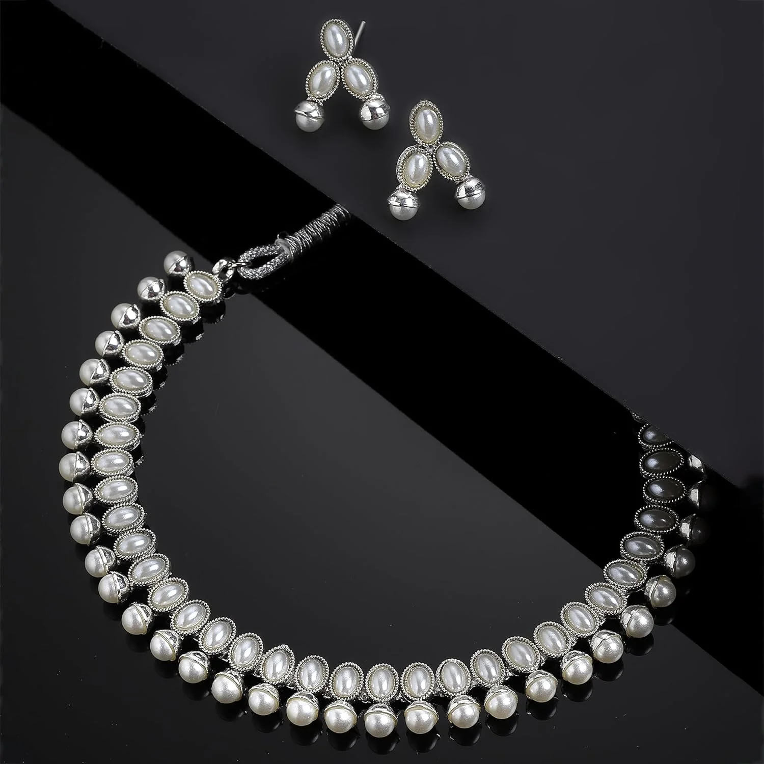 گردنبند سکه ای معبد سنتی نقره ای اکسید شده عتیقه زنانه و دخترانه با نگین های الماس قرمز و گوشواره (سفید) گردنبند سکه ای معبد سنتی نقره ای اکسید شده عتیقه زنانه و دخترانه با نگین های الماس قرمز و گوشواره (سفید)